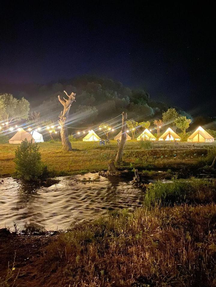 Riverside Bunec Camping Piqeras Экстерьер фото